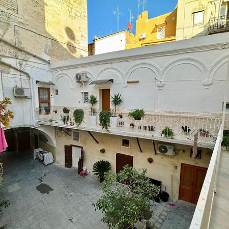 Onny'S House Acomodação com café da manhã Bari Exterior foto